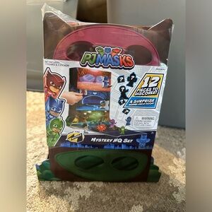 NIB PJ Masks Mystery HQ set